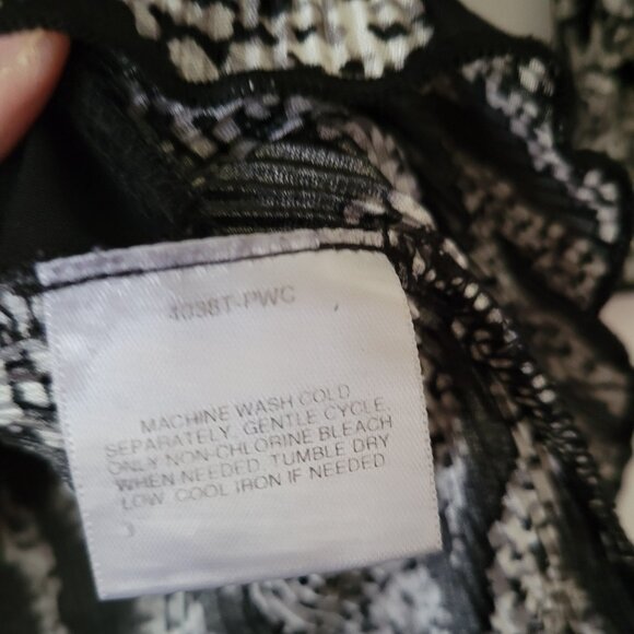 Apostrophe Small Blouse Black White Animal Print decorative buckle stretchy EUC - Picture 9 of 11